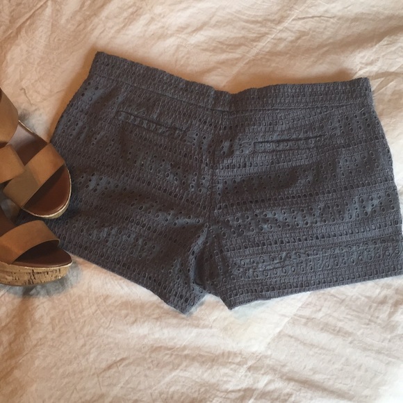 GAP eyelet shorts - Picture 3 of 4